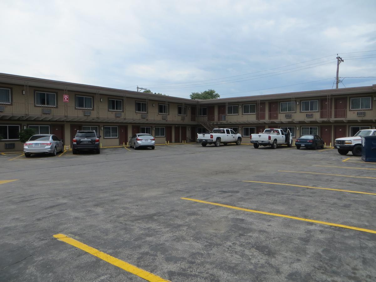 Deluxe Inn/Extended Stay - Council Bluffs Carter Lake Bagian luar foto